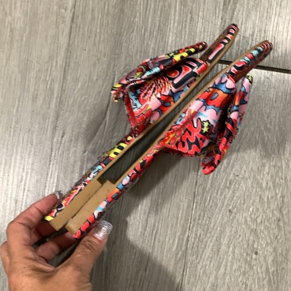 Cape Robbin Comic Strip Print Big Bow Flats size 7 - Picture 6 of 9